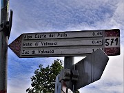 49 Alla Bocca del Palio (1390 m), incrocio di sentieri, procedo sul 571 in direzione 'Porta del Palio' 